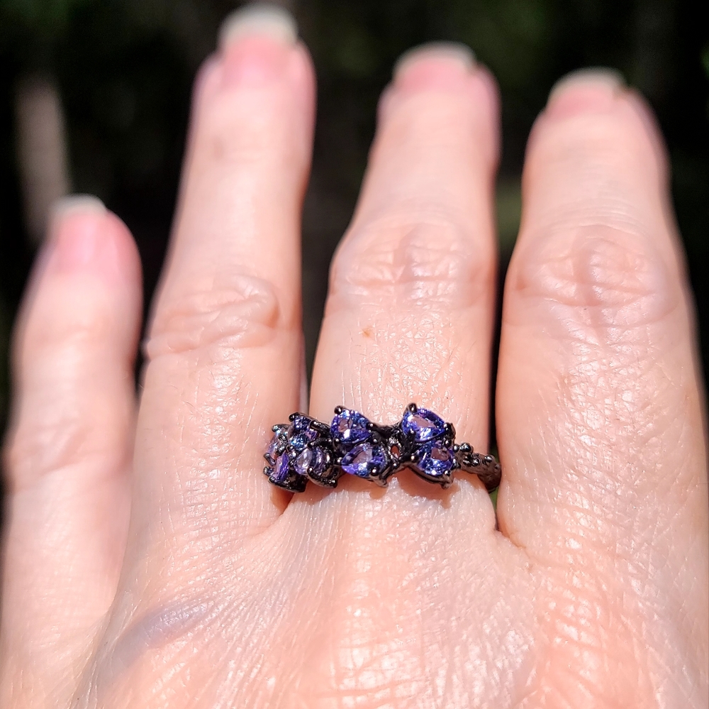 STUNNING Tanzanite sterling & Rhodium ring sz7 - Picture 3 of 10